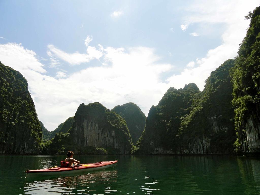 Hotel Love Planet Cruise Cat Ba Island Exterior foto