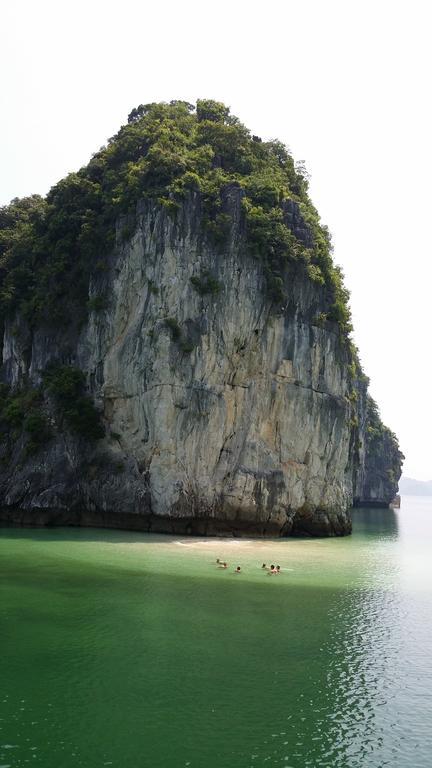 Hotel Love Planet Cruise Cat Ba Island Exterior foto